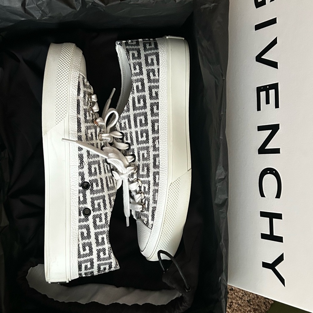 Givenchy City Sneakers